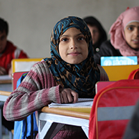 nina_en_espacio_seguro_de_UNICEF_aprendiendo