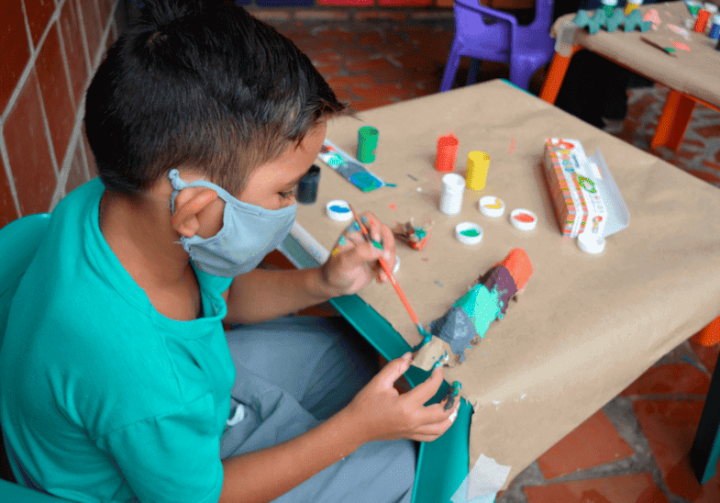 Reciclando y jugando