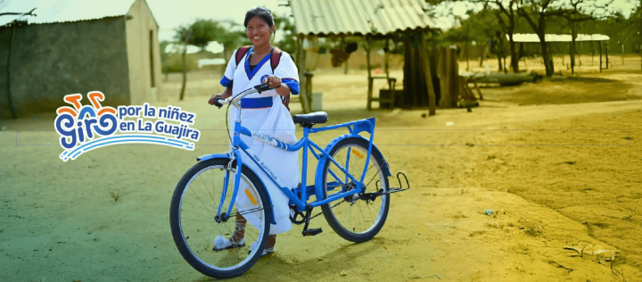 niña con bicicleta