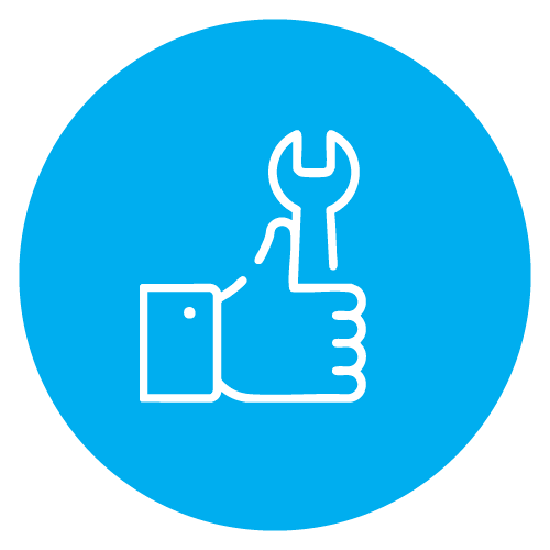 mano con llave inglesa y el pulgar arriba sobre fondo azuk