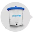 tanque de agua con el logo de UNICEF